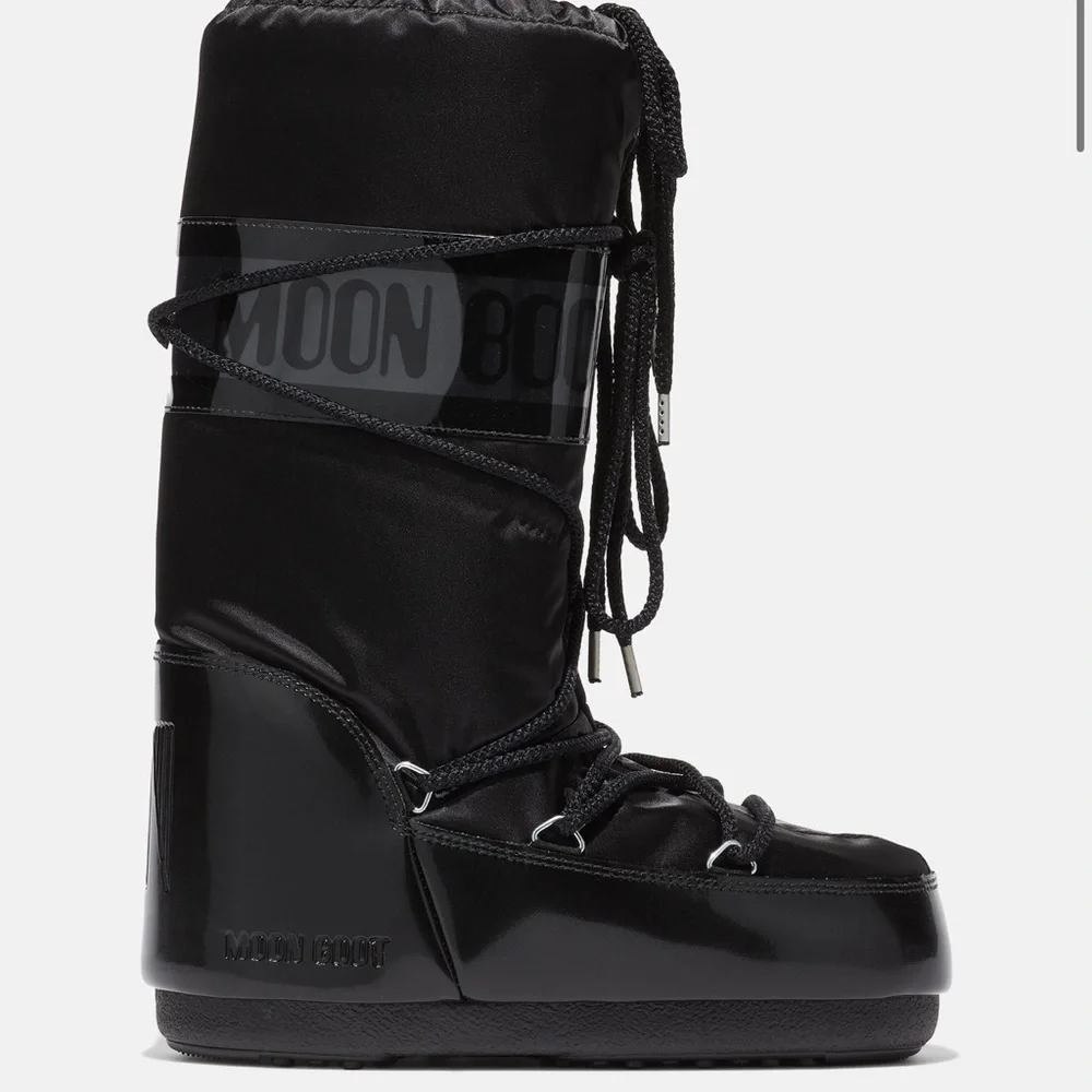 Moon Boot - Picture 1 of 5